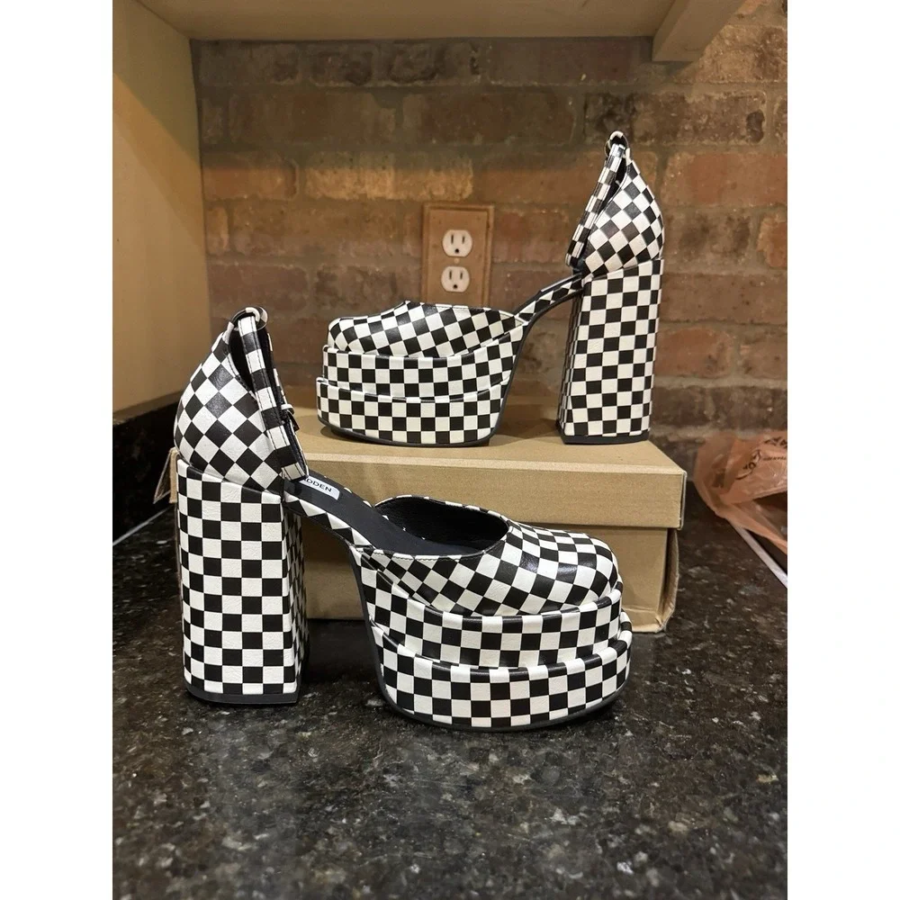 The Steve Madden Charlize Platform Pump in black and white Checkered Size 8.5